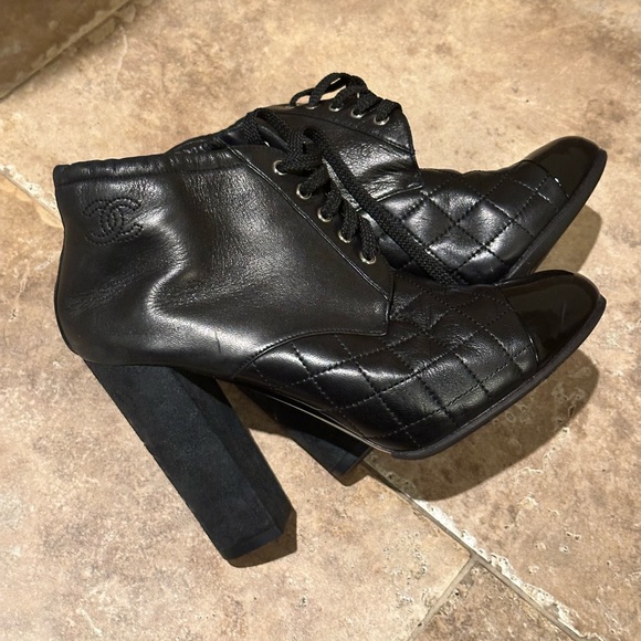 Chanel Interlocking CC Logo Leather Lace-Up Boots size 36.5 Great condition - Picture 2 of 15